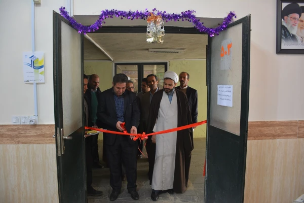 بمناسبت گرامیداشت هفته کتابخوانی  نمایشگاه کتاب در پردیس شهید رجایی ارومیه برگزار شد
 3