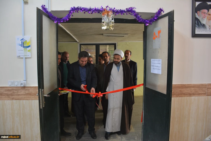 بمناسبت گرامیداشت هفته کتابخوانی  نمایشگاه کتاب در پردیس شهید رجایی ارومیه برگزار شد
 3