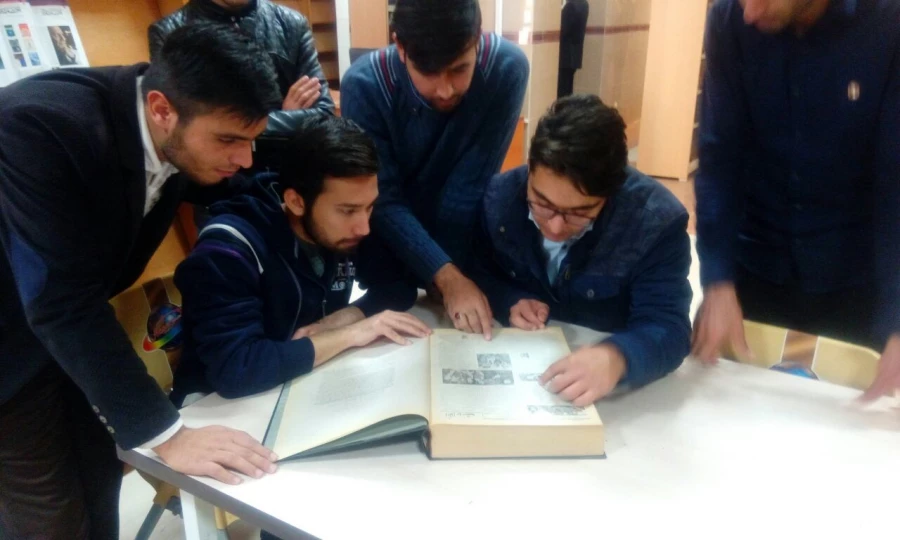 به مناسبت گرامیداشت هفته کتاب و کتابخوانی

بازدید دانشجویان از کتابخانه مرکزی ارومیه 7