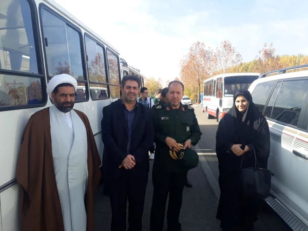 در سالروز تشکیل بسیج دانشجویی به فرمان حضرت امام خمینی (ره) و گرامیداشت هفته بسیج 

مراسم شکوه هجرت در راستای تجلیل از گروه های جهادی برگزار شد 2