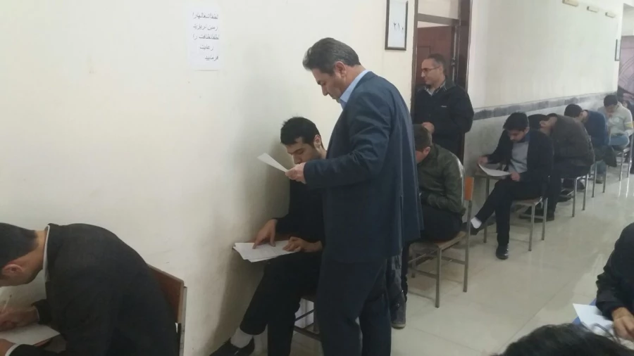 بازدید سرپرست مدیریت امور پردیس های استان آذربایجان غربی از برگزاری امتحانات پایان ترم پردیس شهید رجایی ارومیه 4