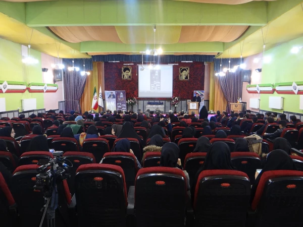 باحضور مسئولین و مدیران ارشد، پیشکسوتان و روسای سابق مراکز تربیت معلم و دانشگاه فرهنگیان استان

مراسم نکوداشت یکصد سال تلاش و پویایی تربیت معلم در دانشگاه فرهنگیان استان آذربایجان غربی برگزار شد
 8