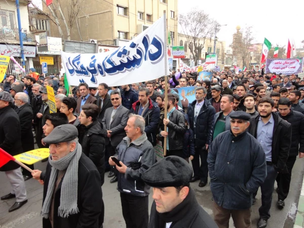 شرکت گسترده مسئولین، اساتید و کارکنان پردیس شهید رجایی ارومیه در راهپیمایی 22 بهمن سال 97 3