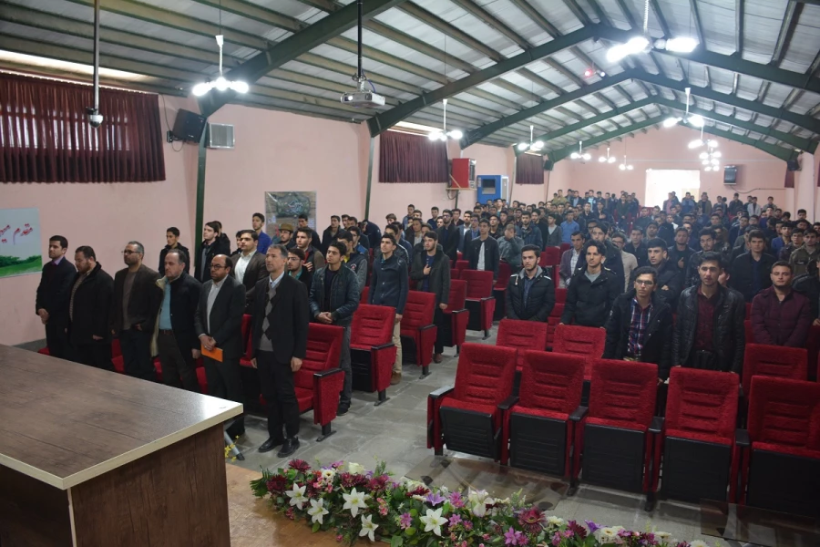 نشست صمیمی مسئولین هسته گزینش استان با دانشجو معلمان پردیس شهید رجایی برگزار شد 3