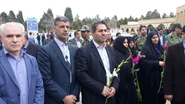 به مناسبت روز شهدا

تجدید عهد و پیمان مدیریت، اساتید و کارکنان دانشگاه فرهنگیان استان با شهدا