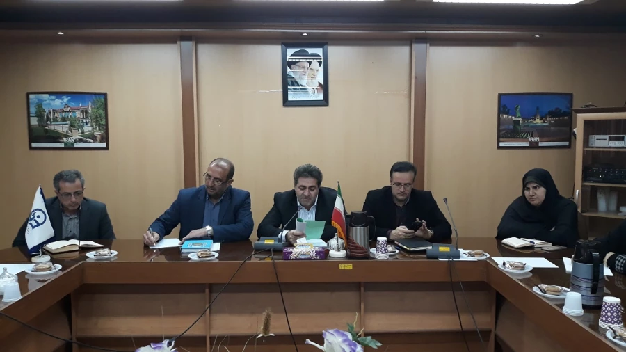 دکتر دلقندی مشاور اجرایی دانشگاه در نشست صمیمی با اساتید و کارکنان آذربایجان غربی:

باید سیره و منش شهدای گرانقدر سرمشق ما قرار گیرند و ما باید با زدودن پلیدی ها از دل، راه به محضر حق تعالی باز کنیم. 5