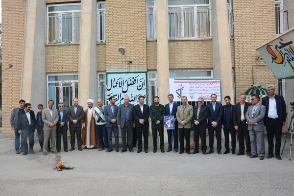 دانشجویان، اساتید وکارکنان دانشگاه فرهنگیان آذربایجان غربی در تجمع اعتراضی خود اقدام نابخردانه و وقیحانه آمریکا را در اعلام نام سپاه پاسداران انقلاب اسلامی در ردیف گروه های تروریستی محکوم نمودند 7