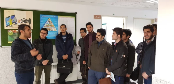 بمناسبت گرامیداشت هفته سلامت 

جمعی ازدانشجو معلمان پردیس شهید رجایی  با حضور در پایگاه سلامت البرز ارومیه از بخشهای مختلف آن بازدید نمودند 4