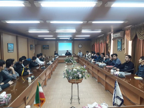 بمناسبت گرامیداشت دهه ی سرآمدی آموزش و به همت گروه علوم پایه 

کارگاه آموزشی آشنایی با سلولهای خورشیدی در پردیس شهید رجایی ارومیه برگزار شد