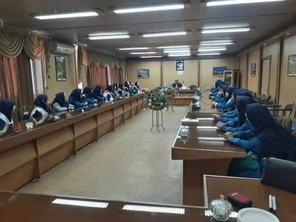 به  مناسبت دهه ی گرامیداشت سرآمدی آموزش جمعی از دانش آموزان دبیرستان سارای ارومیه  از بخشهای مختلف پردیس شهید رجایی ارومیه بازدید نمودند 2