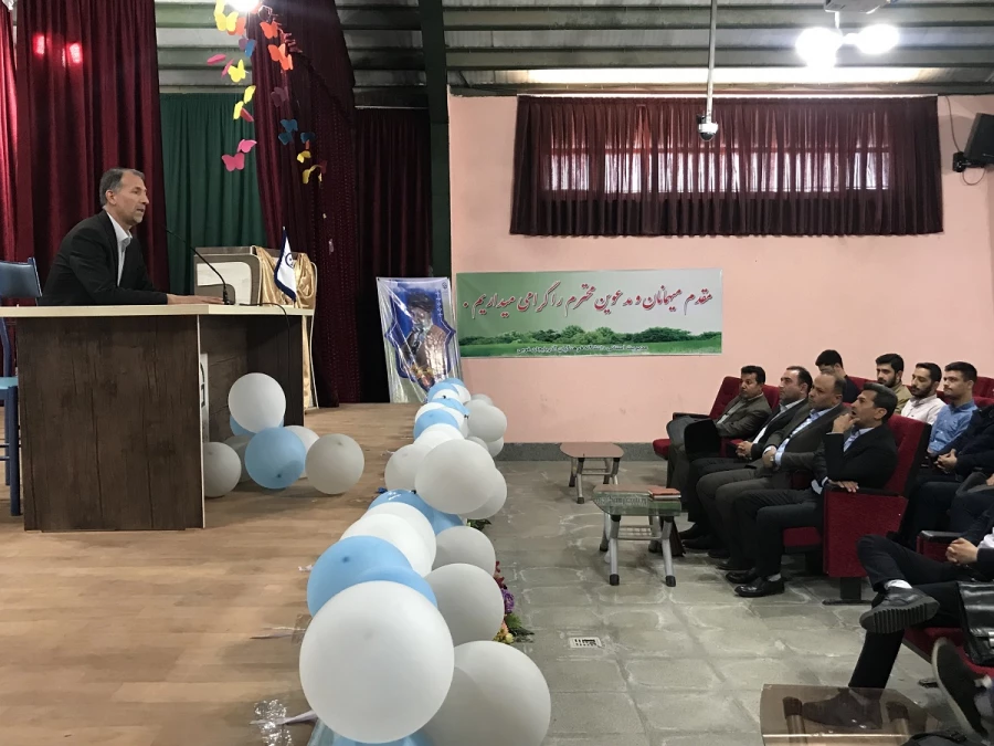 در پردیس شهید رجایی آذربایجان غربی

نشست علمی، تخصصی  با حضور کار شناسان اداره کل حقوقی آموزش و پرورش استان برگزار شد 4