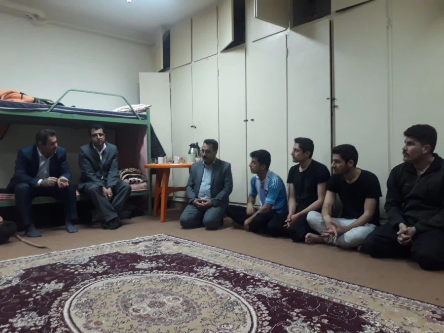 حضور سرزده آقای دکتر علی محمودلو مدیر امور پردیس های استان در واحد امام خمینی (ره) سلماس 4