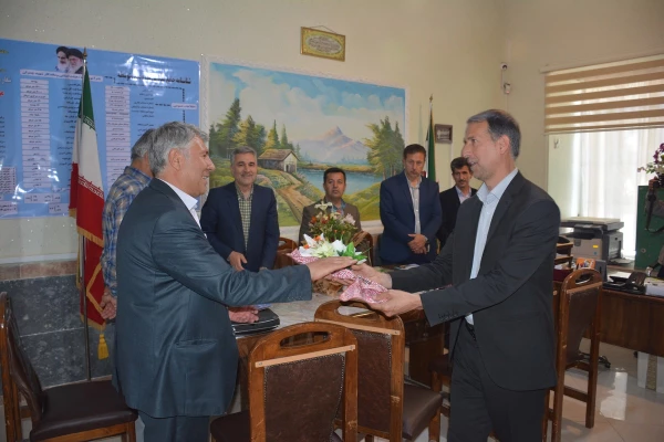 بمناسبت گرامیداشت دهه ی سرآمدی آموزش و روز کارورزی

تجلیل از مدیران و معلمان راهنمای مدارس مجری طرح کارورزی با حضور معاونین و کارشناسان دانشگاه فرهنگیان و آموزش و پرورش استان آذربایجان غربی در مدارس
 2