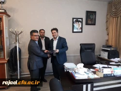 به مناسبت گرامیداشت روز ارتباطات و روابط عمومی

از رابطین روابط عمومی پردیس های شهید رجایی ارومیه و علامه طباطبایی خواهران با اهدای لوح تجلیل به عمل آمد