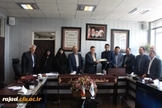 تجلیل از دانشجو معلم پردیس شهید رجایی آذربایجان غربی توسط آقای دکتر خنیفر ریاست محترم دانشگاه فرهنگیان