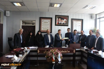 تجلیل از دانشجو معلم پردیس شهید رجایی آذربایجان غربی توسط آقای دکتر خنیفر ریاست محترم دانشگاه فرهنگیان