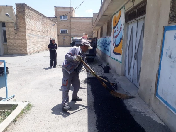 با مشارکت شهرداری ارومیه بخشی از محوطه پردیس شهید رجایی آسفالت ریزی شد 2