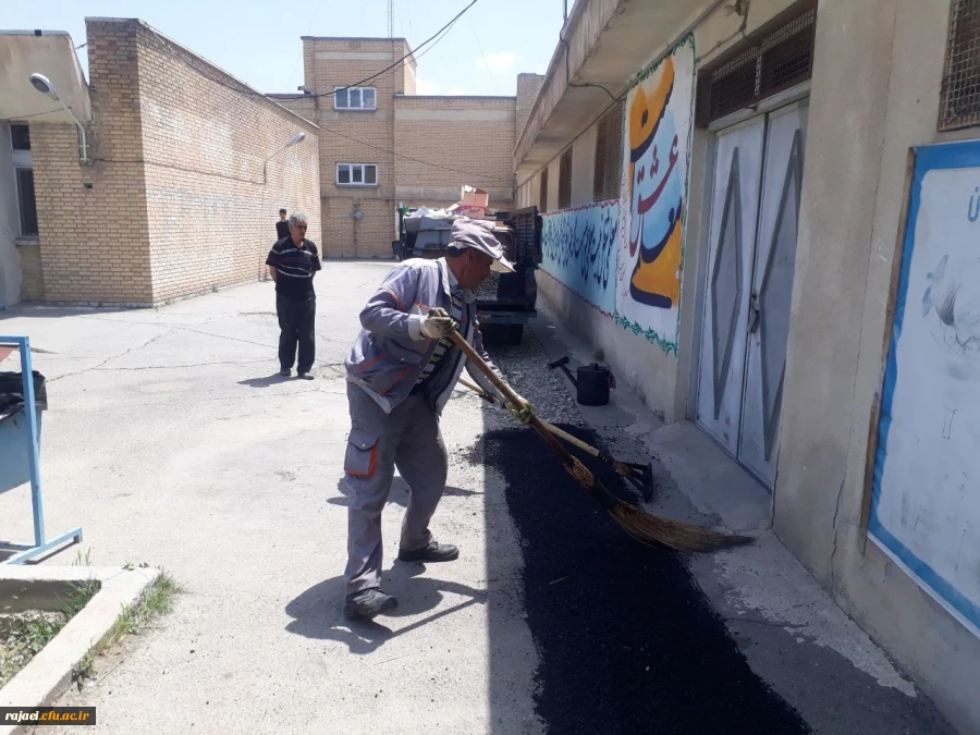با مشارکت شهرداری ارومیه بخشی از محوطه پردیس شهید رجایی آسفالت ریزی شد 2