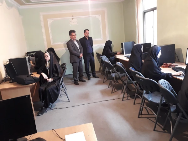 بازدید اعضای کمیته آموزش الکترونیکی و تولید محتوای دانشگاه فرهنگیان استان از روند برگزاری دوره مهارتهای هفتگانه ICDL