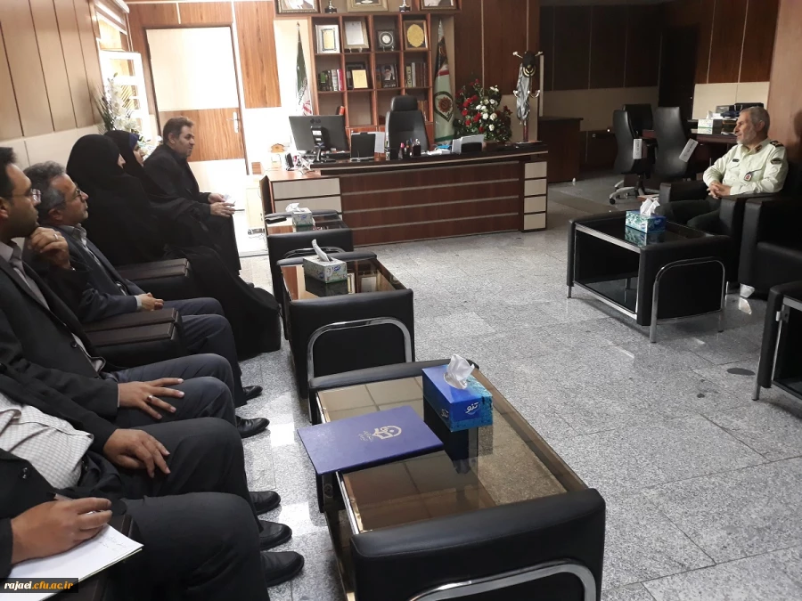 در راستای همکاریهای بین سازمانی و با حضور سرپرست دانشگاه فرهنگیان  و فرمانده انتظامی استان آذربایجان غربی :
تفاهمنامه همکاریهای دوجانبه دانشگاه فرهنگیان استان آذربایجان غربی و فرماندهی انتظامی استان آذربایجان غربی مبادله گردید. 2