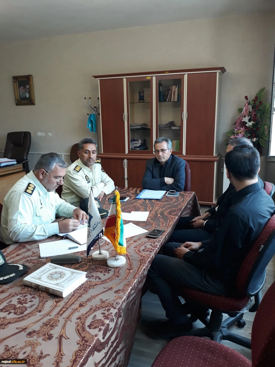 پیرو دیدار دکتر محمودلو رئیس دانشگاه فرهنگیان استان و سردار خرم نیا فرماندهی نیروی انتظامی استان آذربایجان غربی

اولین نشست تیم های کارشناسی در پردیس شهید رجایی ارومیه برگزار شد  2