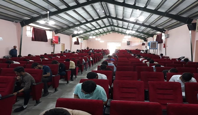 مدیر بهسازی منابع انسانی سازمان مرکزی دانشگاه فرهنگیان در بازدید از حوزه های امتحانات پردیس ها و مراکز استان آذربایجان غربی :

دانشگاه فرهنگیان از لحاظ تولید محتوا و آموزش های مجازی از مهمترین دانشگاههای کشور می باشد
 4