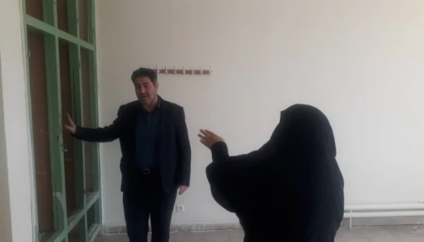 دکتر علی محمودلو رئیس دانشگاه فرهنگیان استان آذربایجان غربی به صورت سرزده در واحدهای آموزشی شهید مطهری خوی و حضرت امام خمینی (ره) سلماس حضور یافت و ضمن بازدید از بخش های مختلف با روسای آن مراکز گفتگو کرد