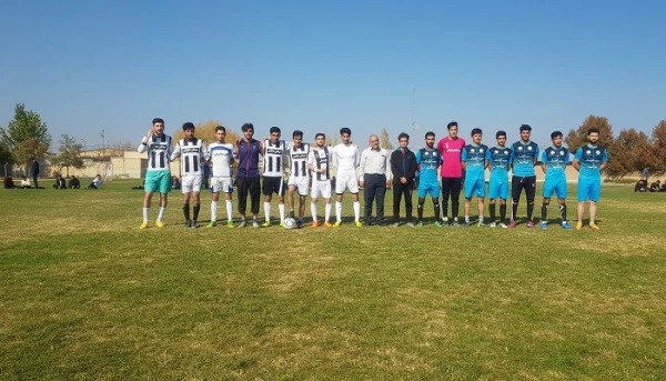 برگزاری نیمه نهایی و فینال مسابقات فوتبال گرامیداشت هفته تربیت بدنی 