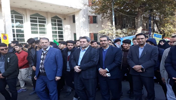 حماسه حضور مسئولین، اساتید، کارکنان و دانشجویان دانشگاه فرهنگیان استان آذربایجان غربی در راهپیمایی امنیت و اقتدار 3