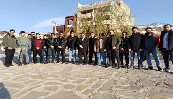 حضور دانشجویان پردیس شهید رجایی در همایش پیاده روی صبحگاهی گرامیداشت هفته بسیج 2