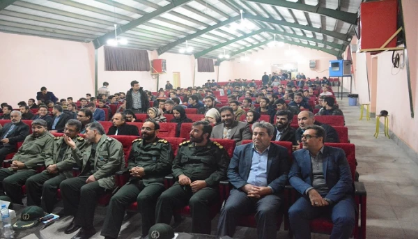 برگزاری شب شعر گرامیداشت هفته بسیج  6