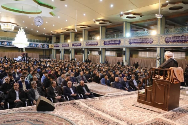 همایش گفتمان دینی در دانشگاه با سخنرانی حجت الاسلام و المسلمین  قرائتی برگزار شد 