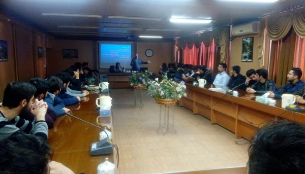 کارگاه پیشگیری از اعتیاد و مواد روان گردان با حضور جمعی از دانشجویان برگزار شد 