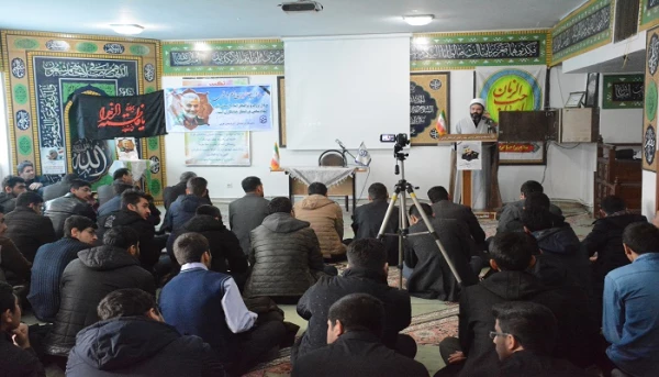 مراسم بزرگداشت شهادت سردار سپهبد حاج قاسم سلیمانی در پردیس شهید رجایی آذربایجان غربی برگزار شد 