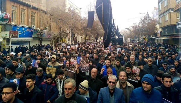 حضور جمعی از کارکنان پردیس شهید رجایی در مراسم سوگواری خیابانی مردم شهید پرور ارومیه بمناسبت شهادت سردار سرافراز اسلام سپهبد حاج قاسم سلیمانی و همرزمان ایشان 2