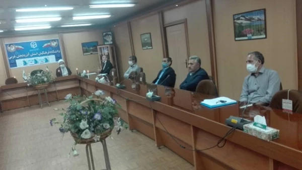 آئین همبستگی حمایت از جنبش نفس و محکومیت سیاست های نژاد پرستانه و ناعادلانه دولت آمریکا توسط اساتید بسیجی دانشگاه فرهنگیان استان آذربایجان غربی با حضور اساتید برگزار شد 3