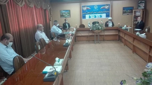 آئین همبستگی حمایت از جنبش نفس و محکومیت سیاست های نژاد پرستانه و ناعادلانه دولت آمریکا توسط اساتید بسیجی دانشگاه فرهنگیان استان آذربایجان غربی با حضور اساتید برگزار شد 6